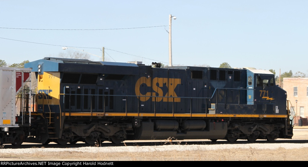 CSX 771 pushes on the rear of train N469-10